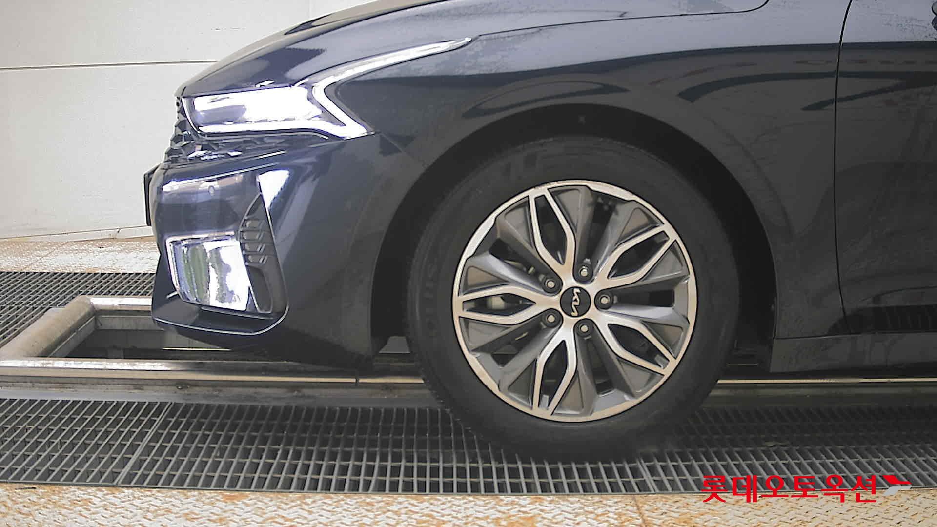 2022 - kia k5