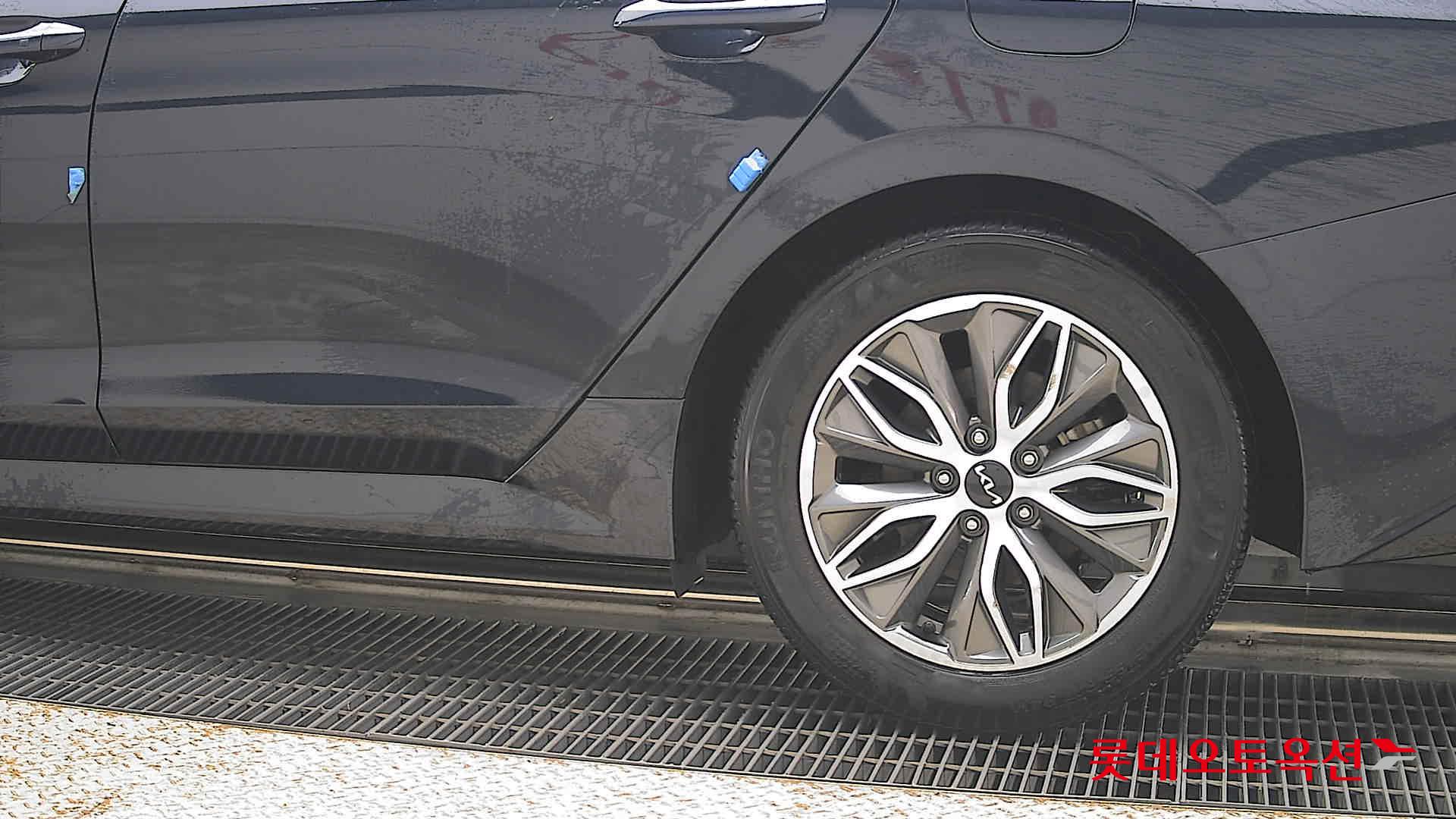 2022 - kia k5