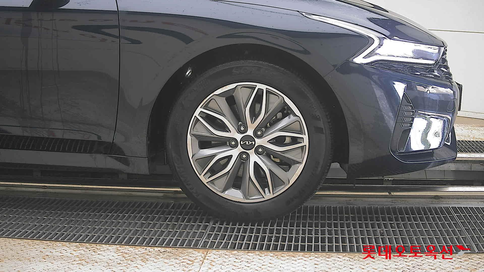 2022 - kia k5