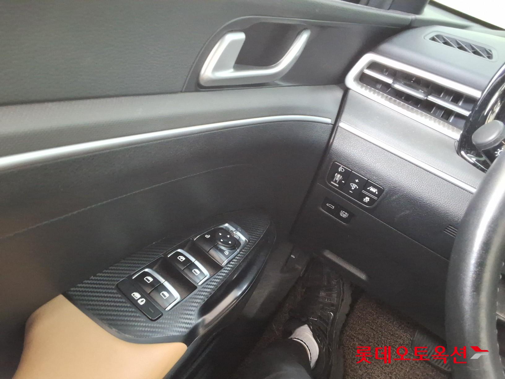 2022 - kia k5