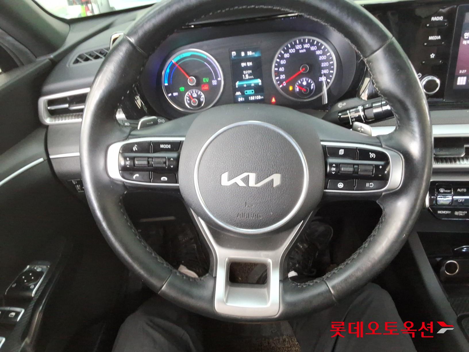 2022 - kia k5