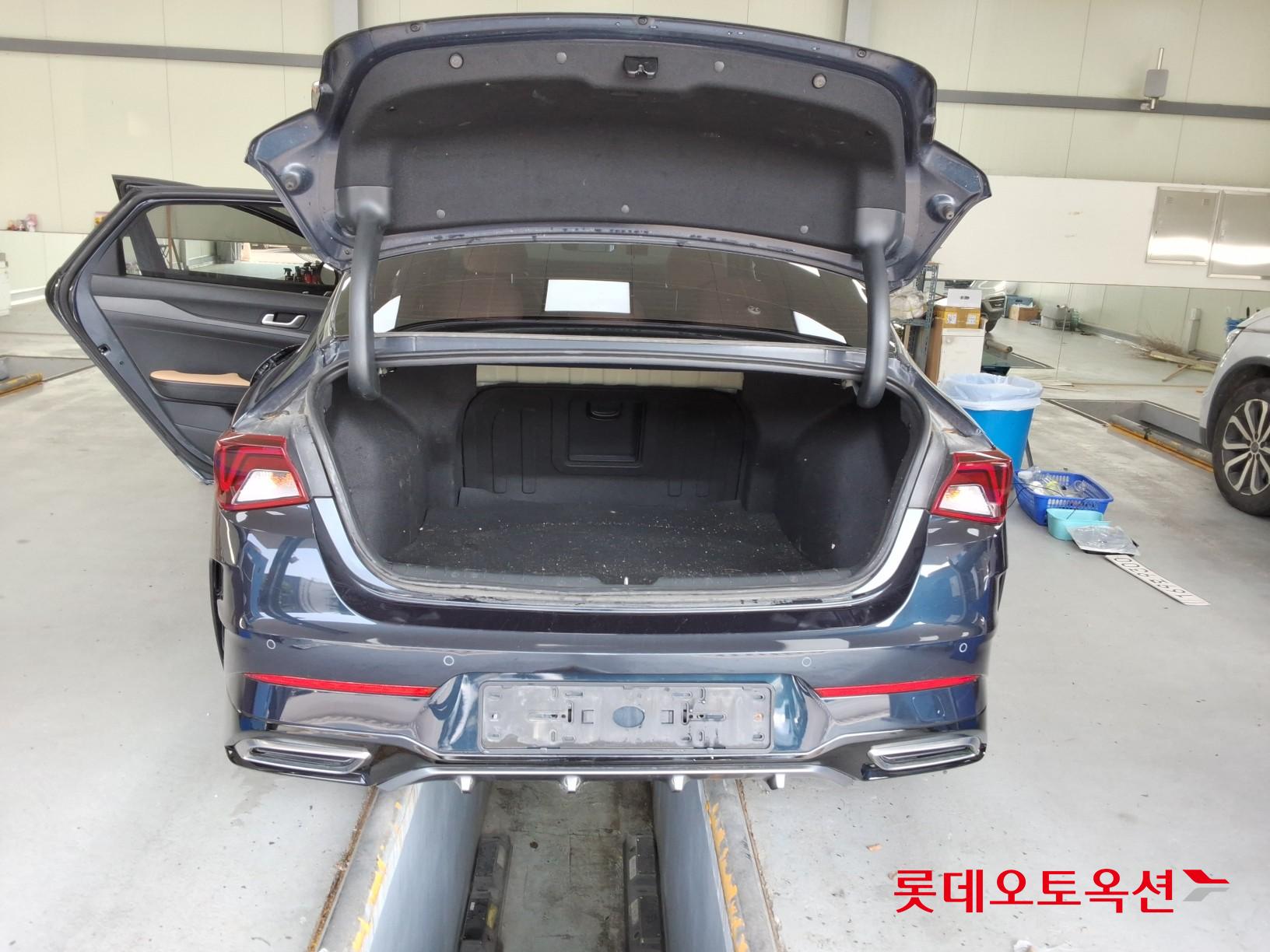 2022 - kia k5
