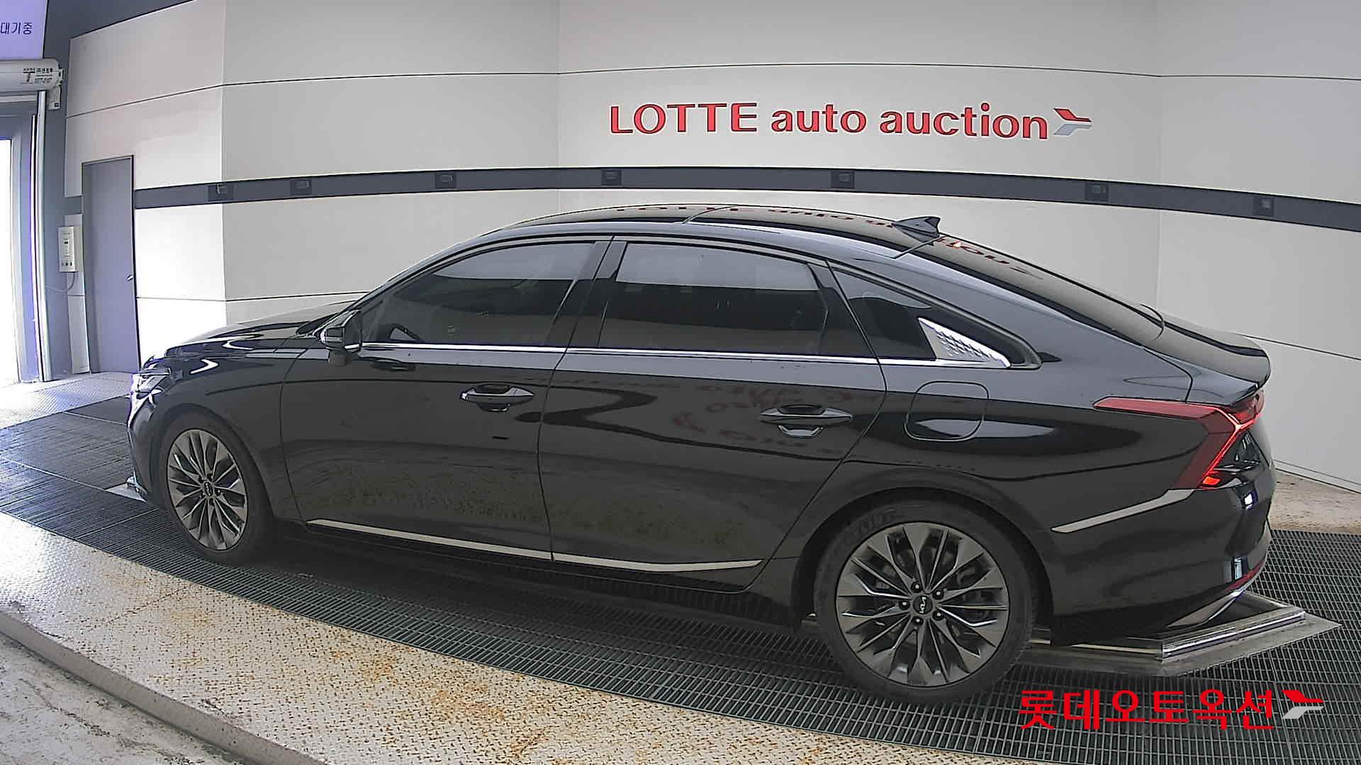2023 - kia k8