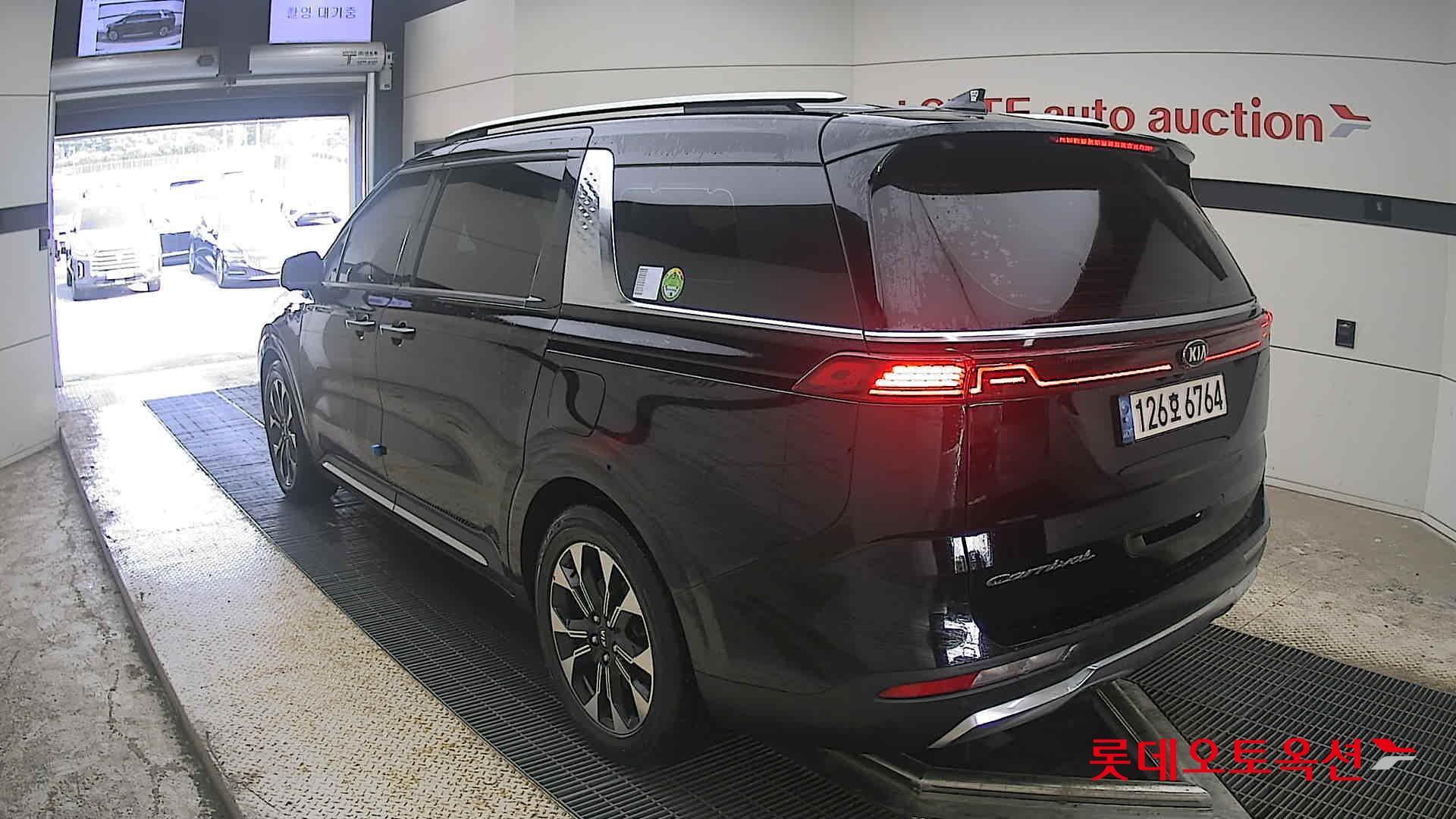 2021 - kia carnival