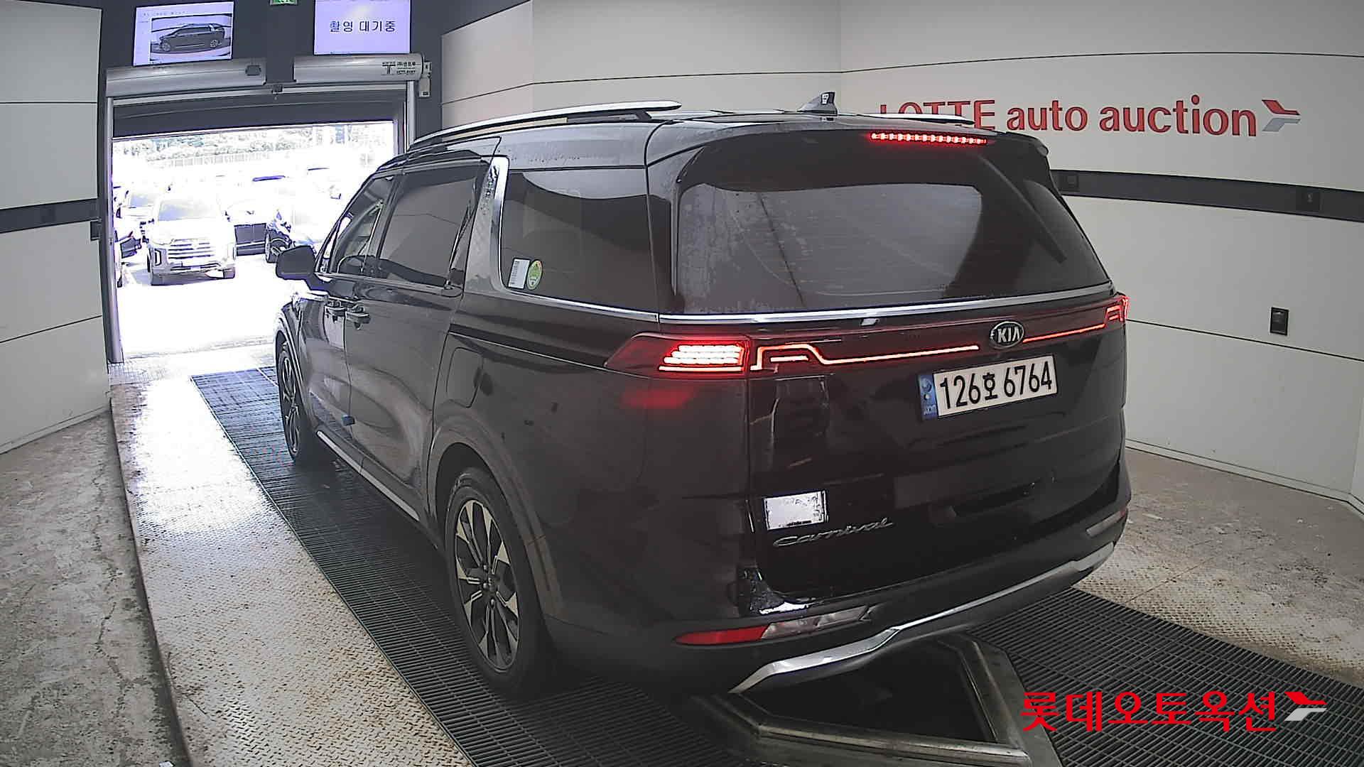 2021 - kia carnival