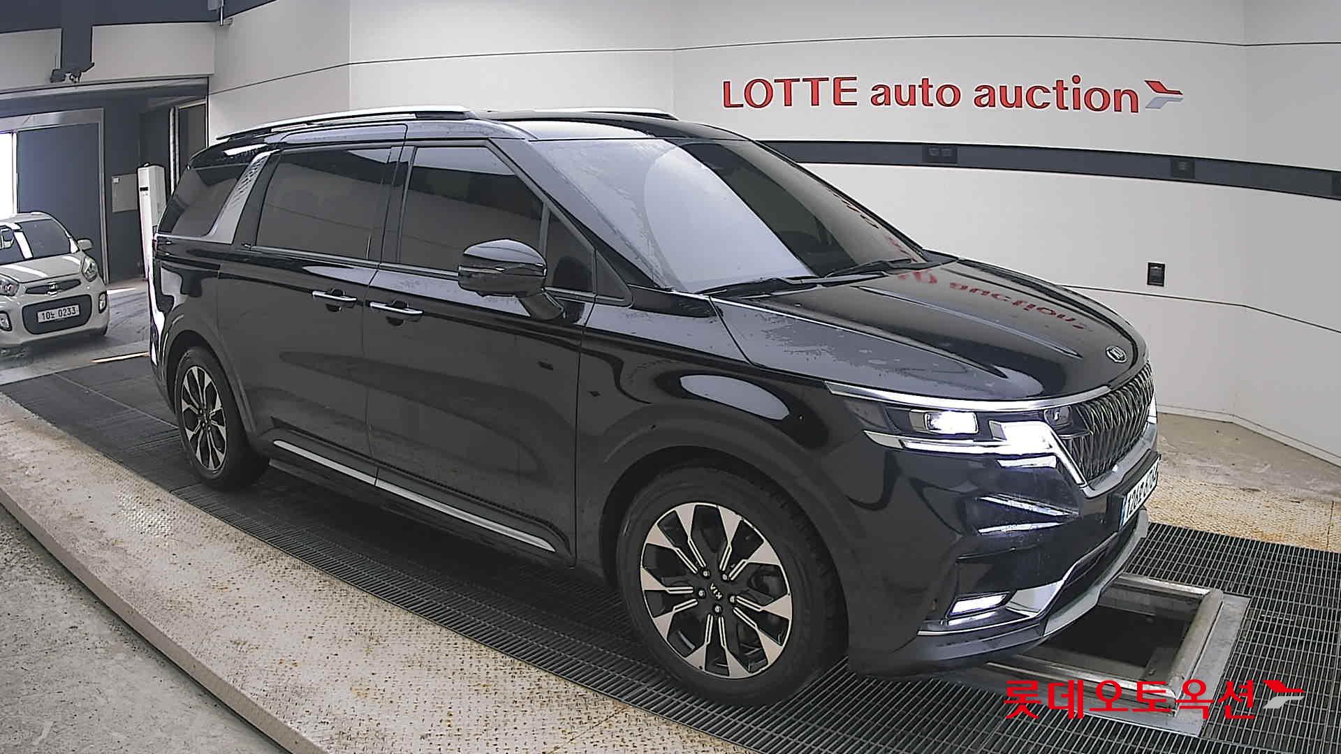 2021 - kia carnival