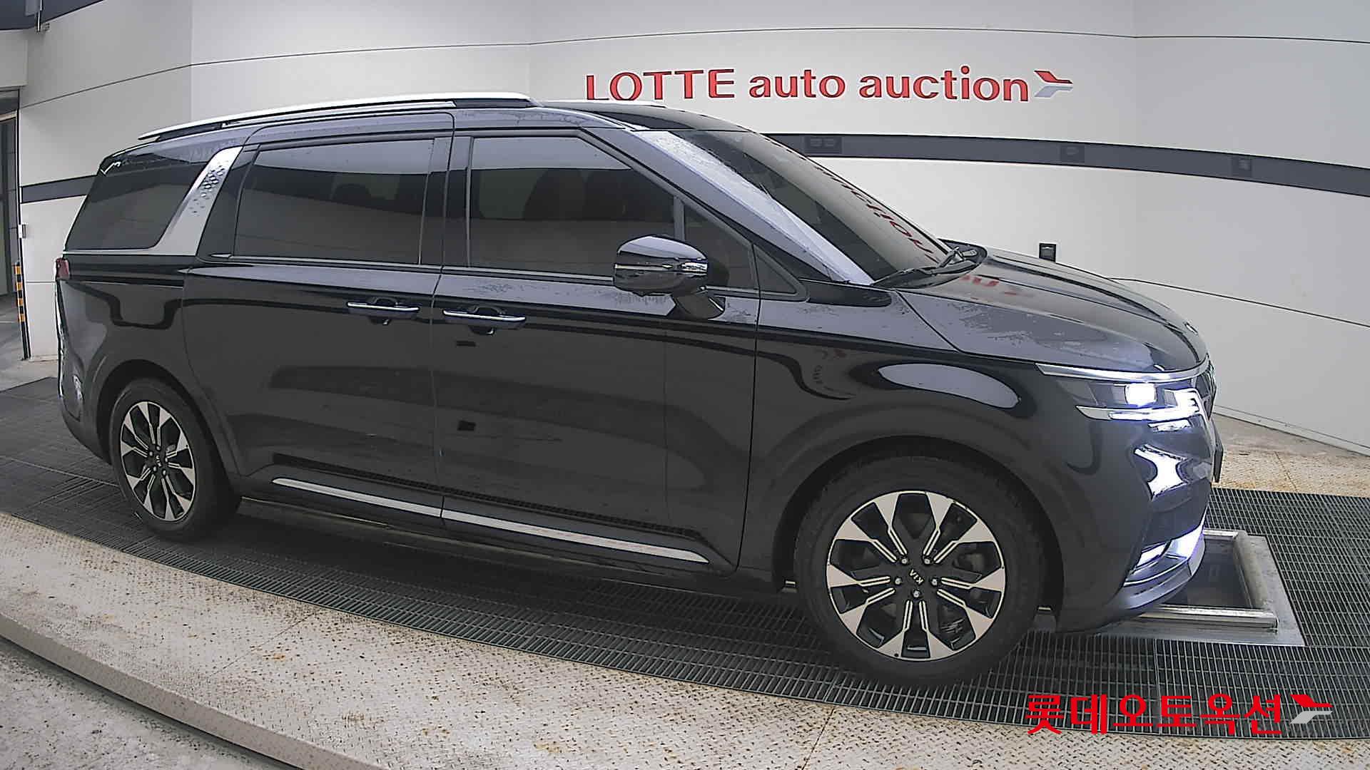 2021 - kia carnival