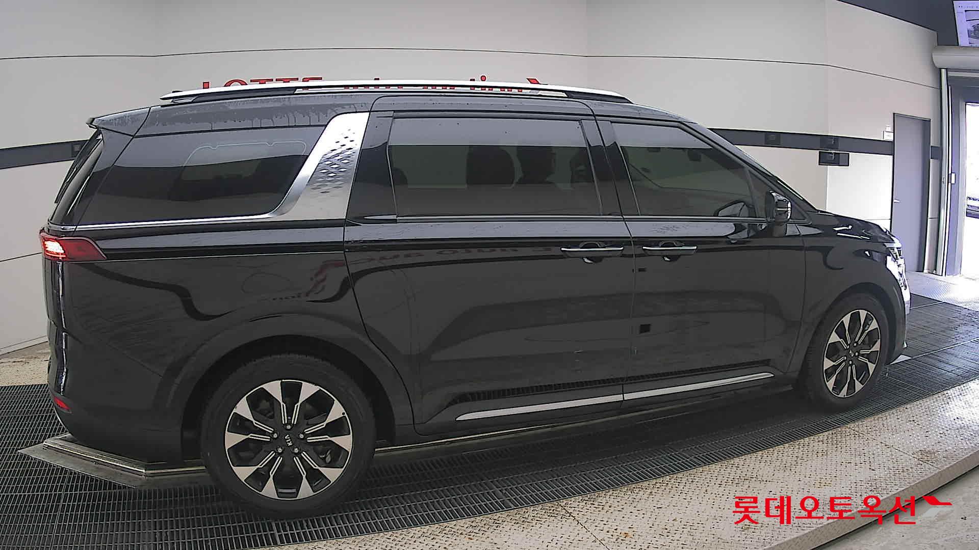 2021 - kia carnival