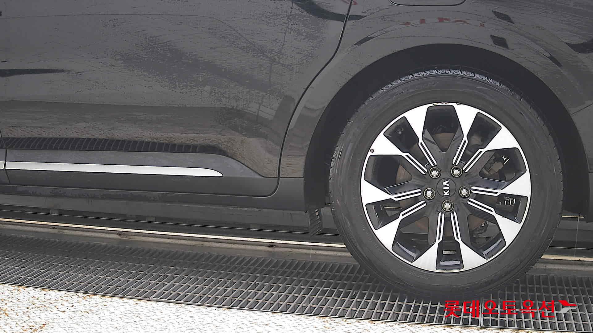 2021 - kia carnival