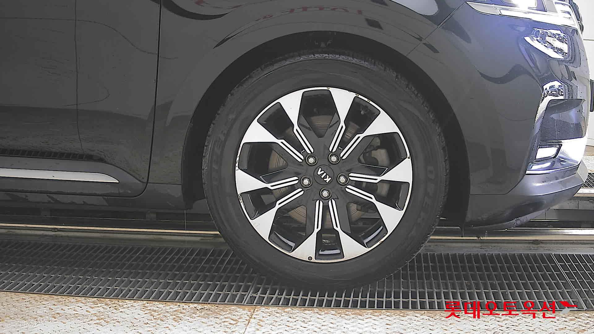 2021 - kia carnival