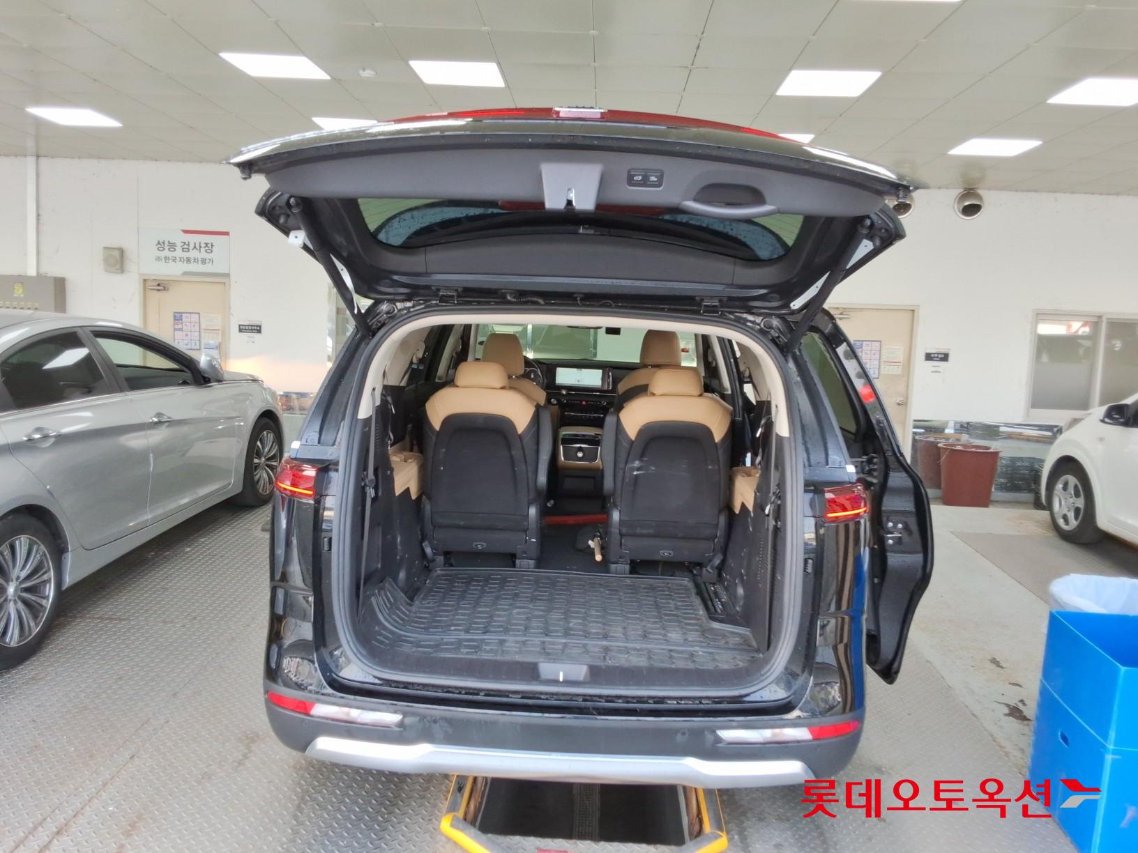 2021 - kia carnival