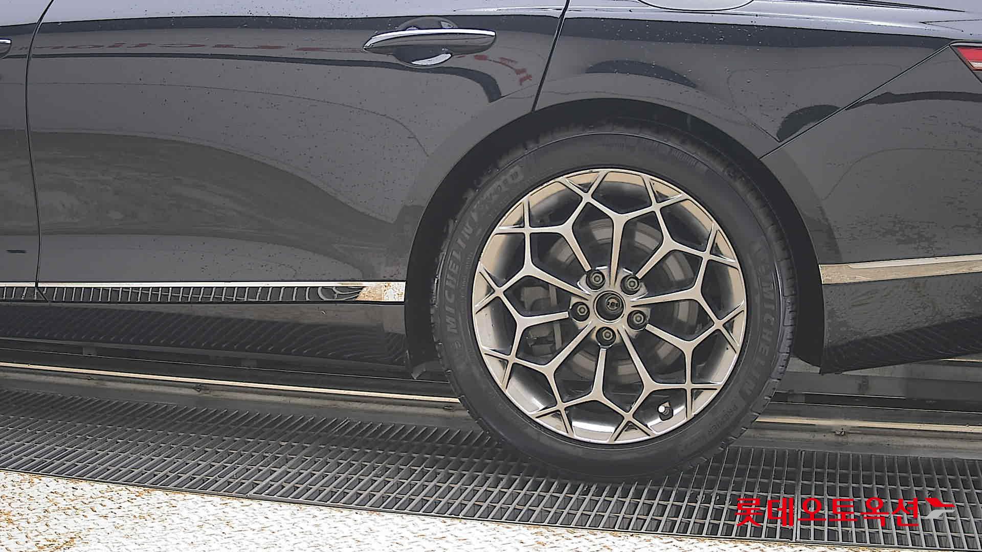 2021 - genesis g80
