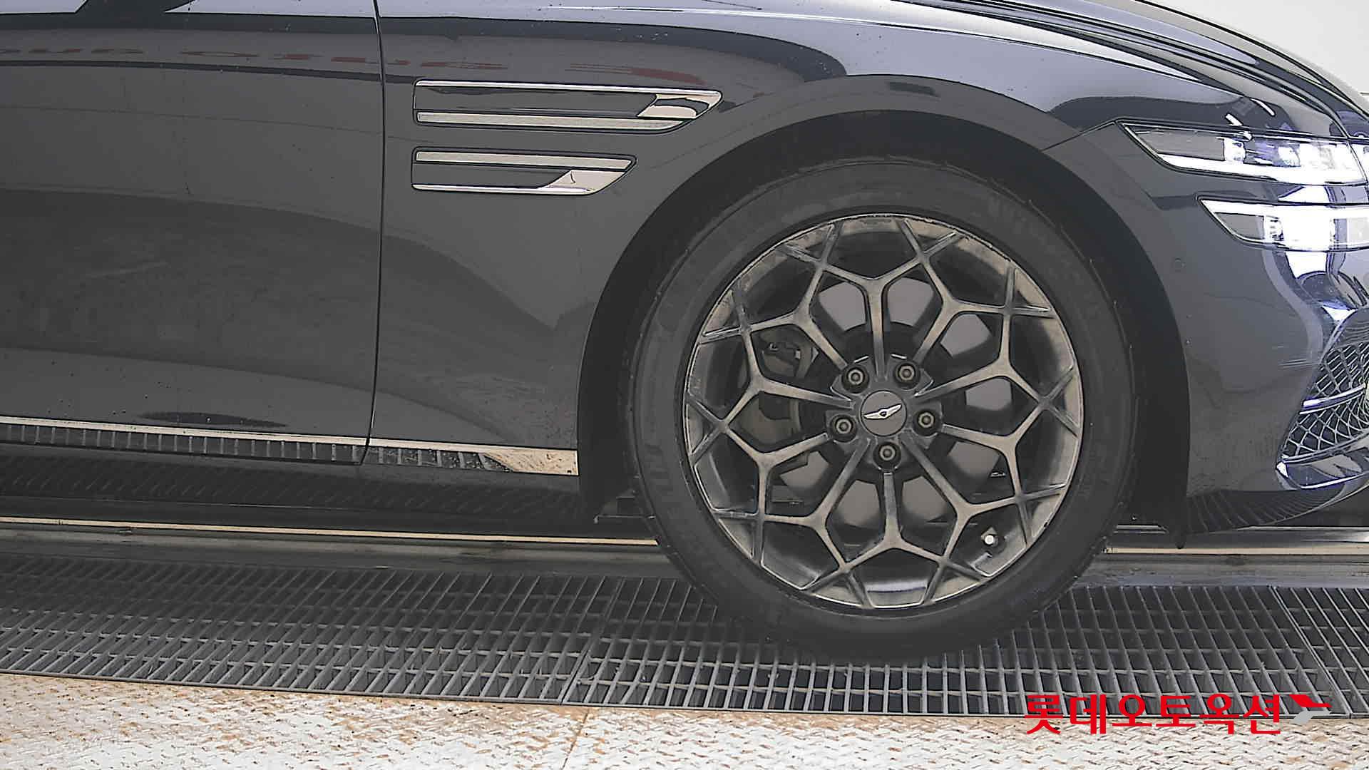 2021 - genesis g80