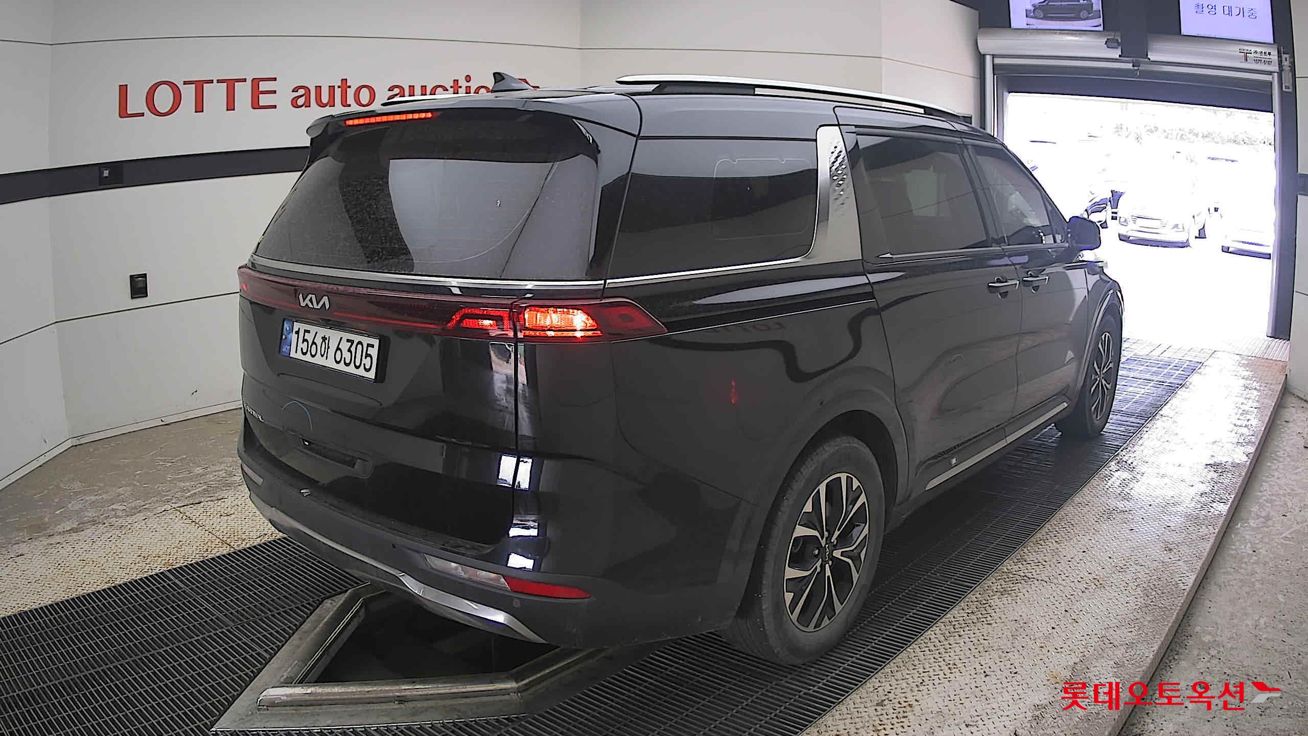 2022 - kia carnival