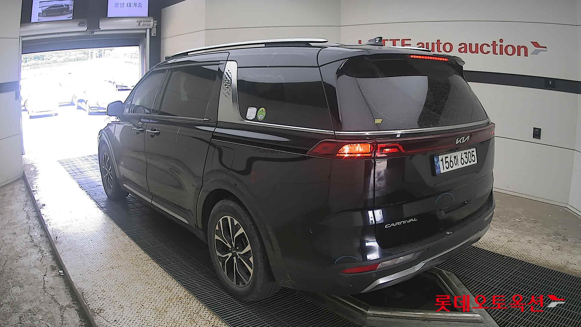 2022 - kia carnival
