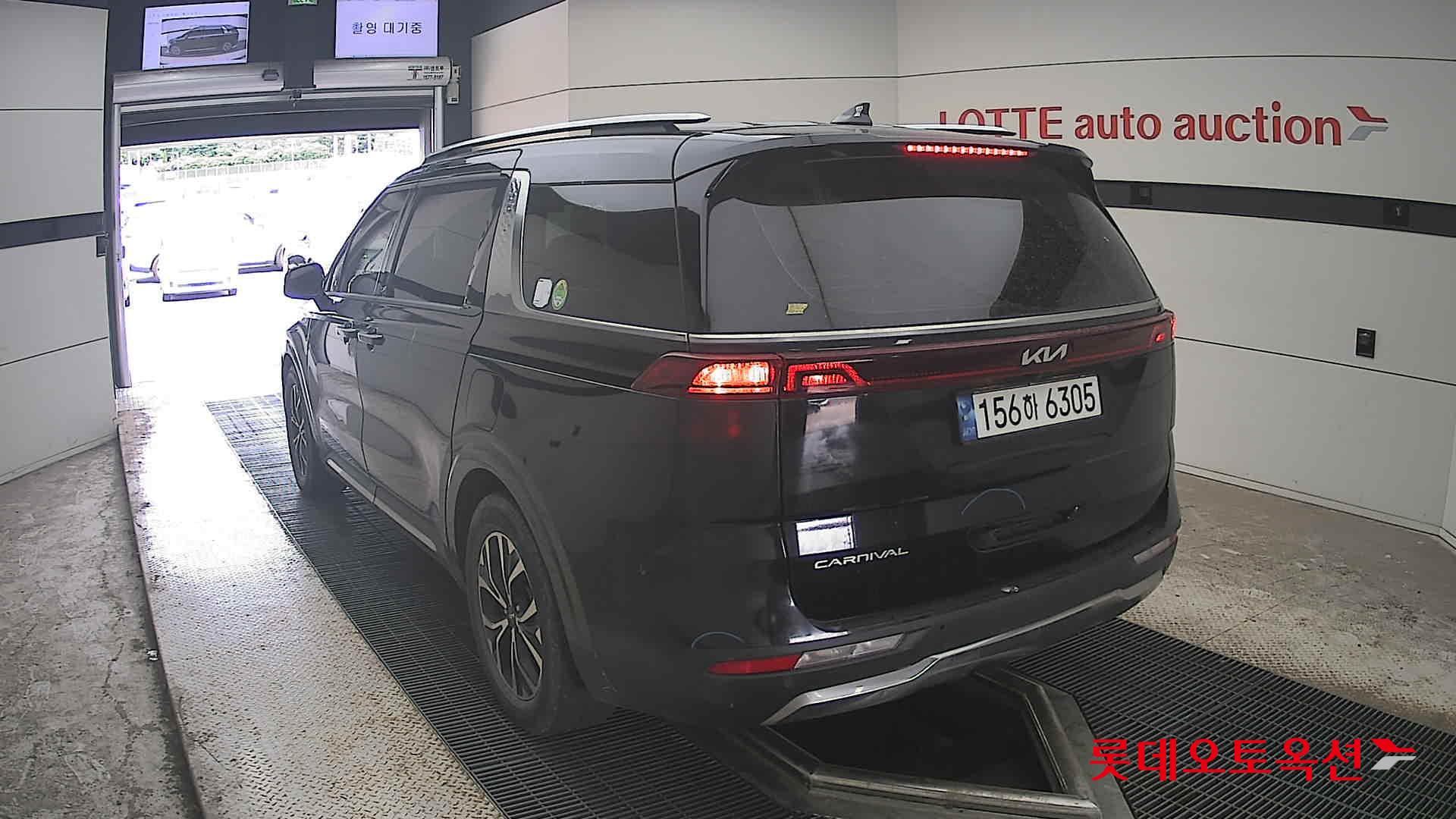 2022 - kia carnival