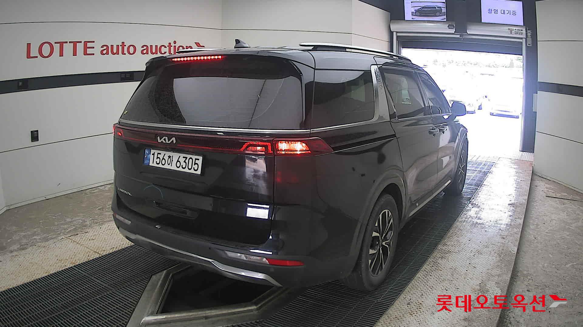 2022 - kia carnival