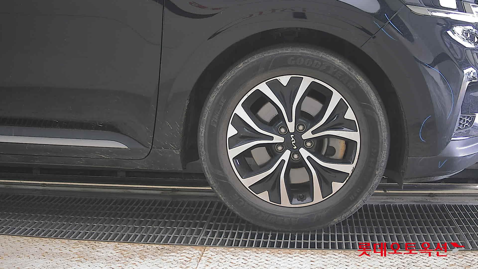 2022 - kia carnival