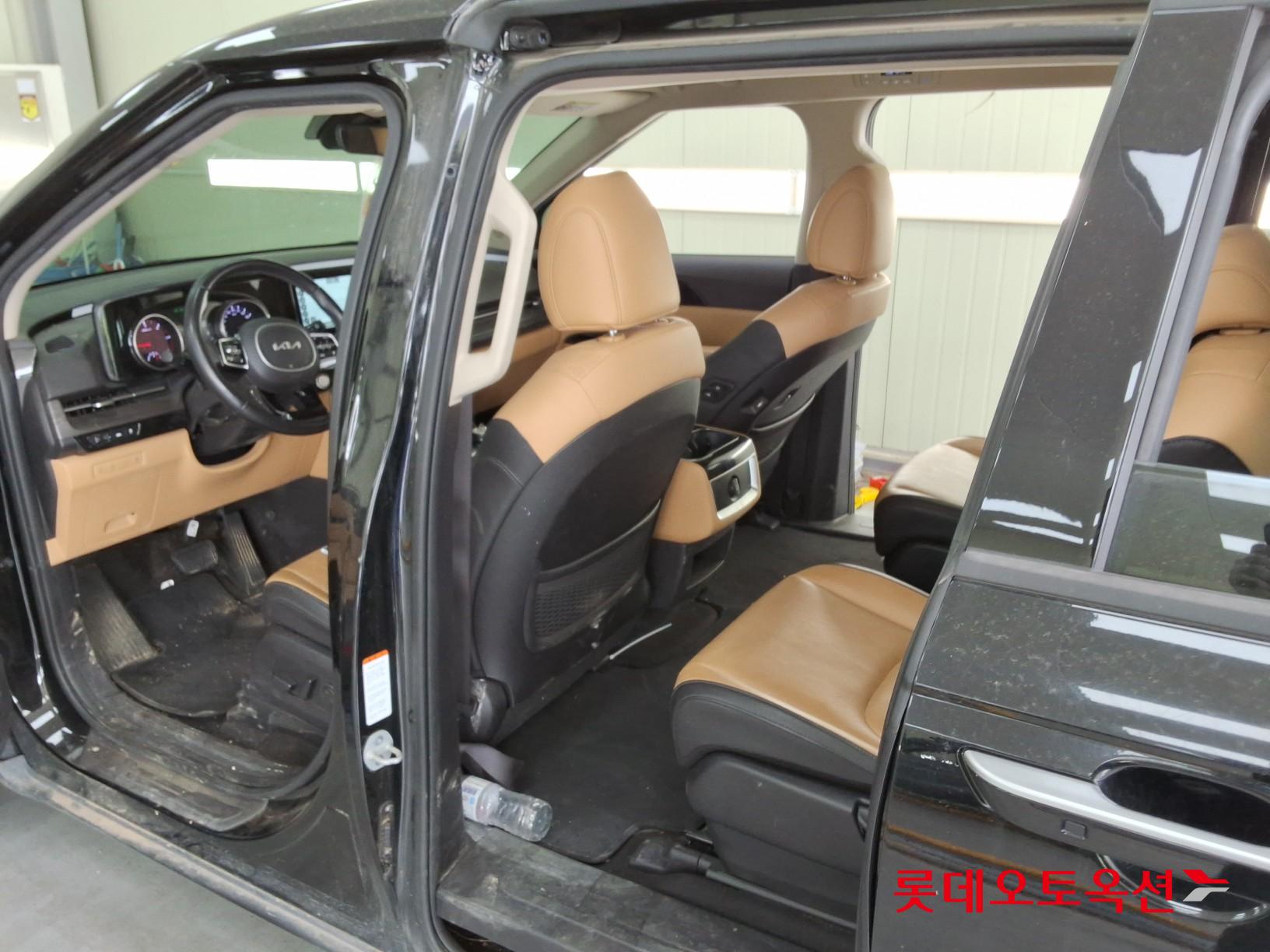 2022 - kia carnival