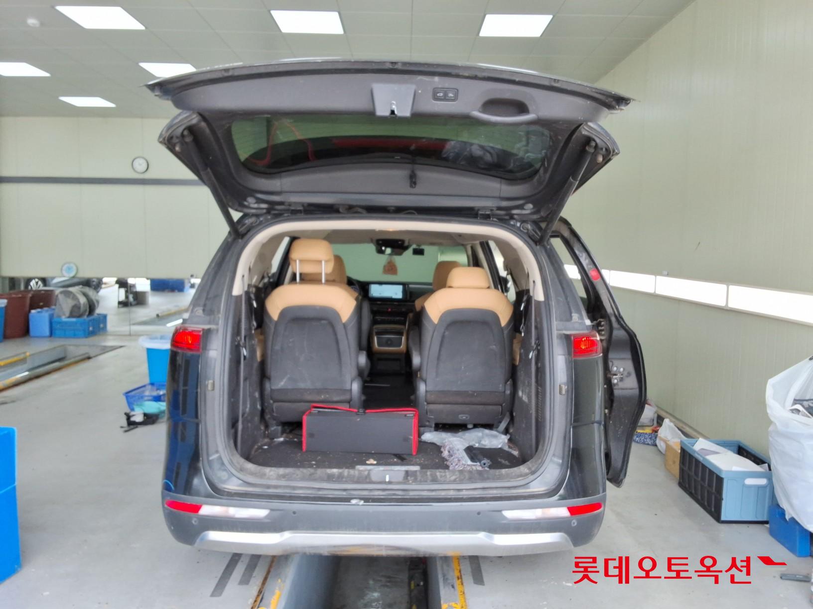 2022 - kia carnival