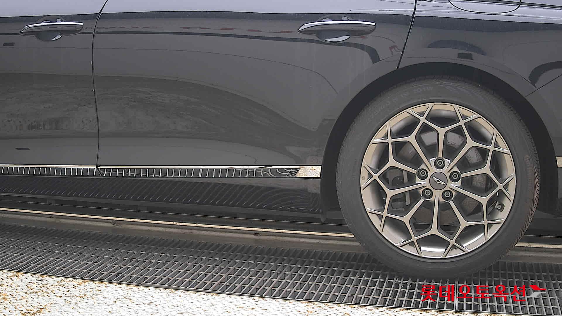 2021 - genesis g80