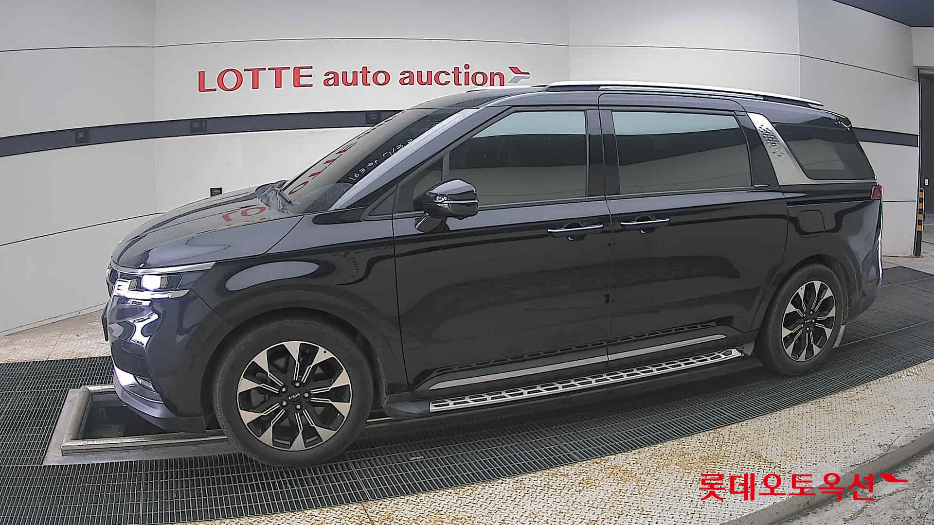 2023 - kia carnival