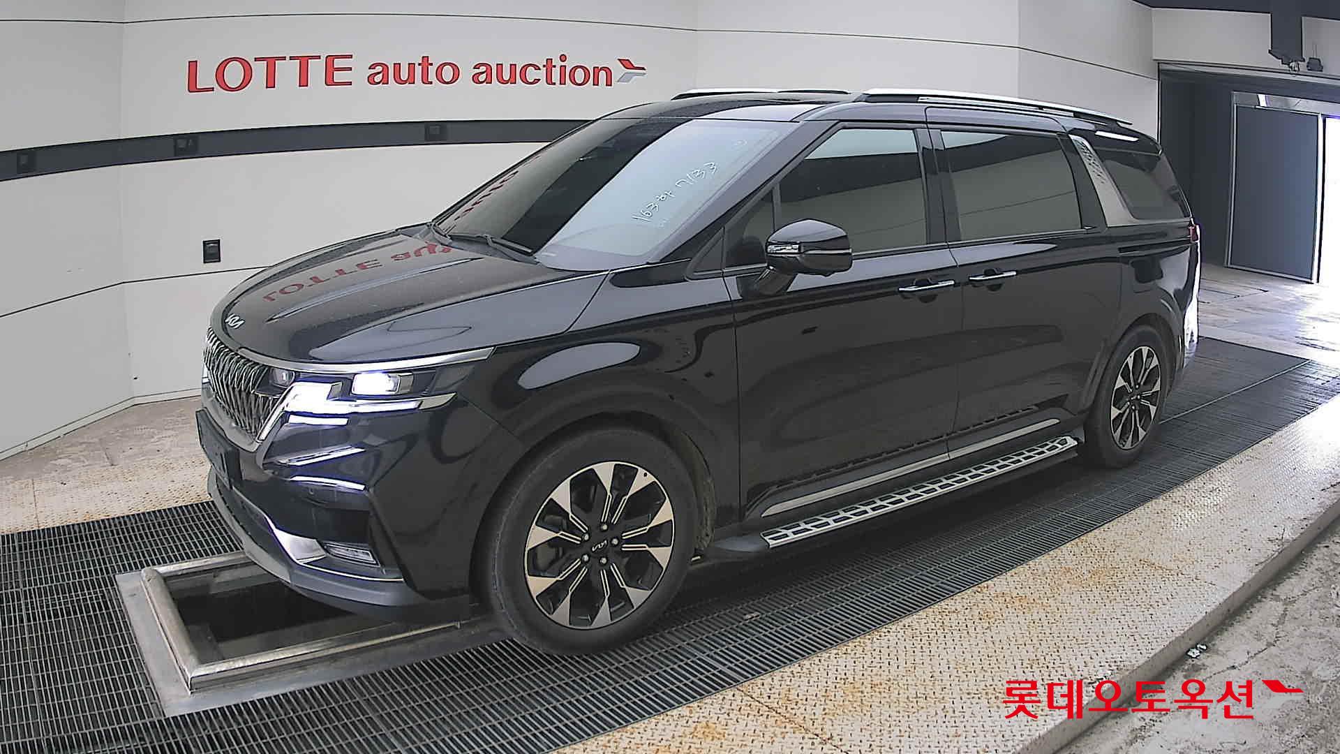 2023 - kia carnival