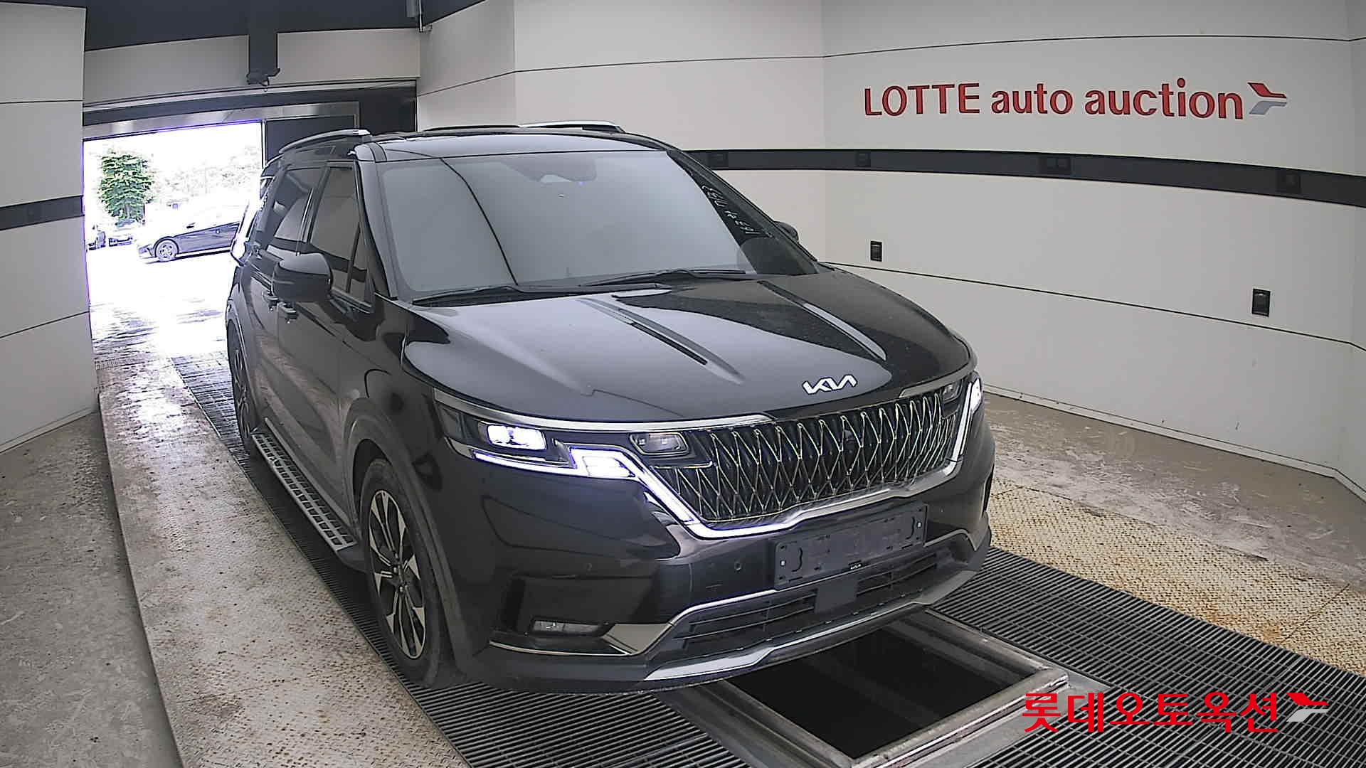 2023 - kia carnival