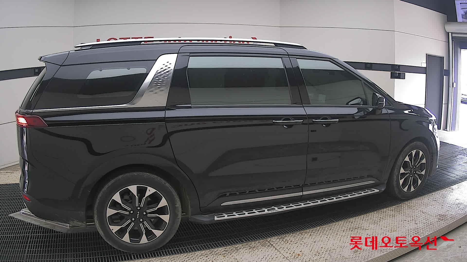 2023 - kia carnival