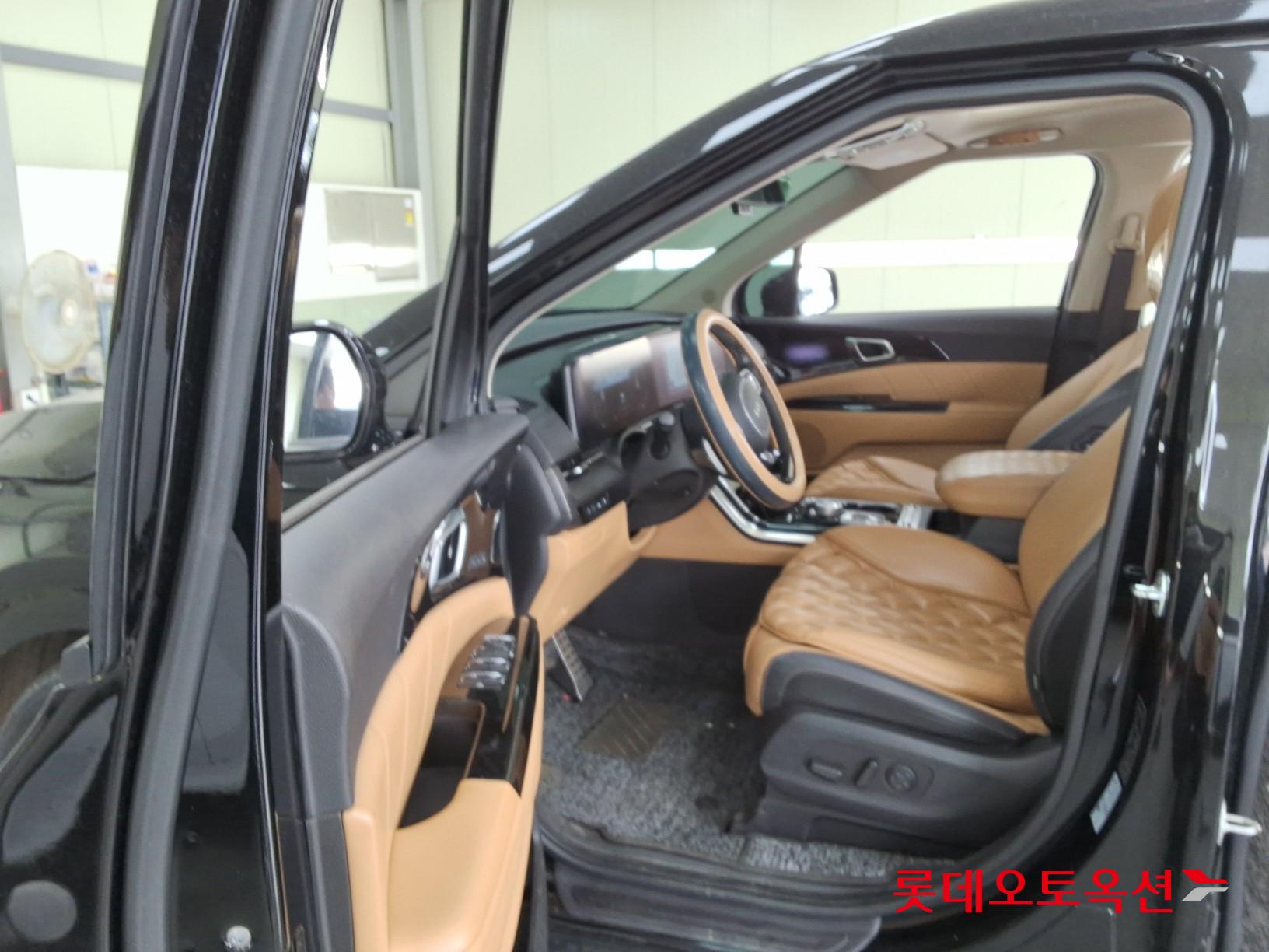 2023 - kia carnival