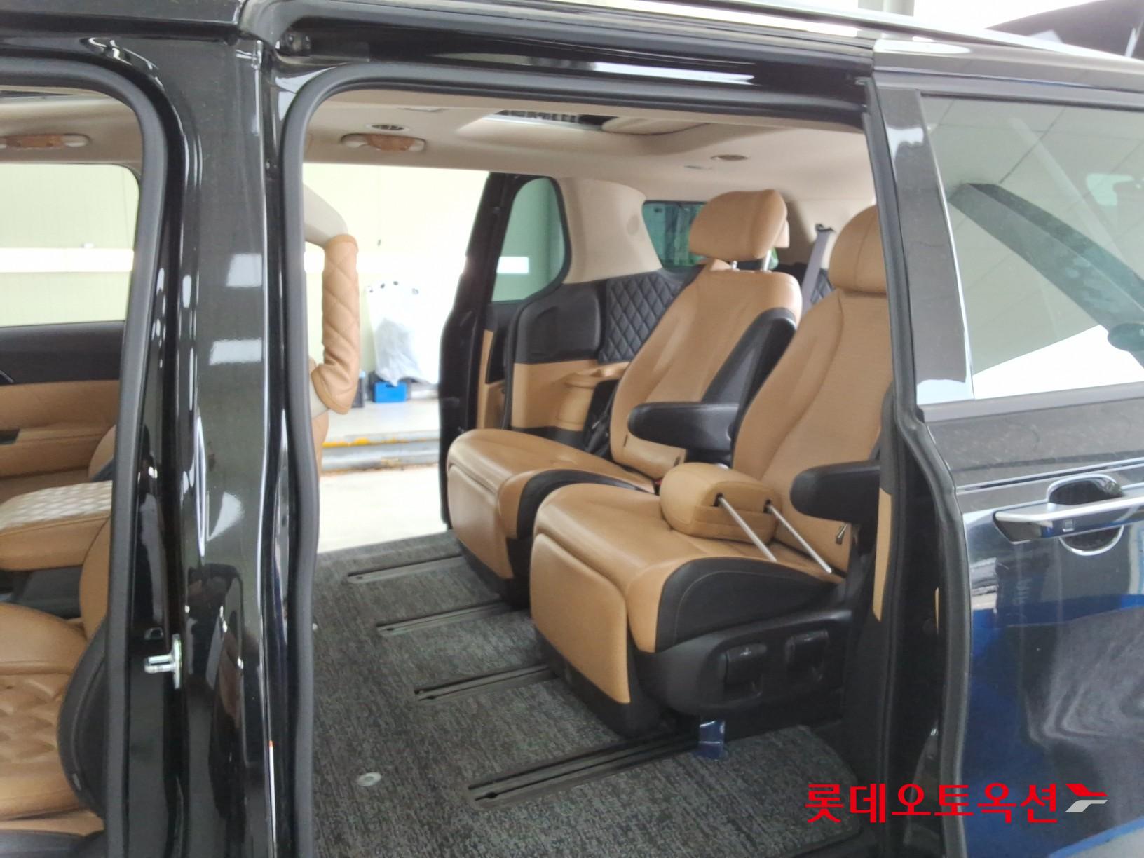 2023 - kia carnival