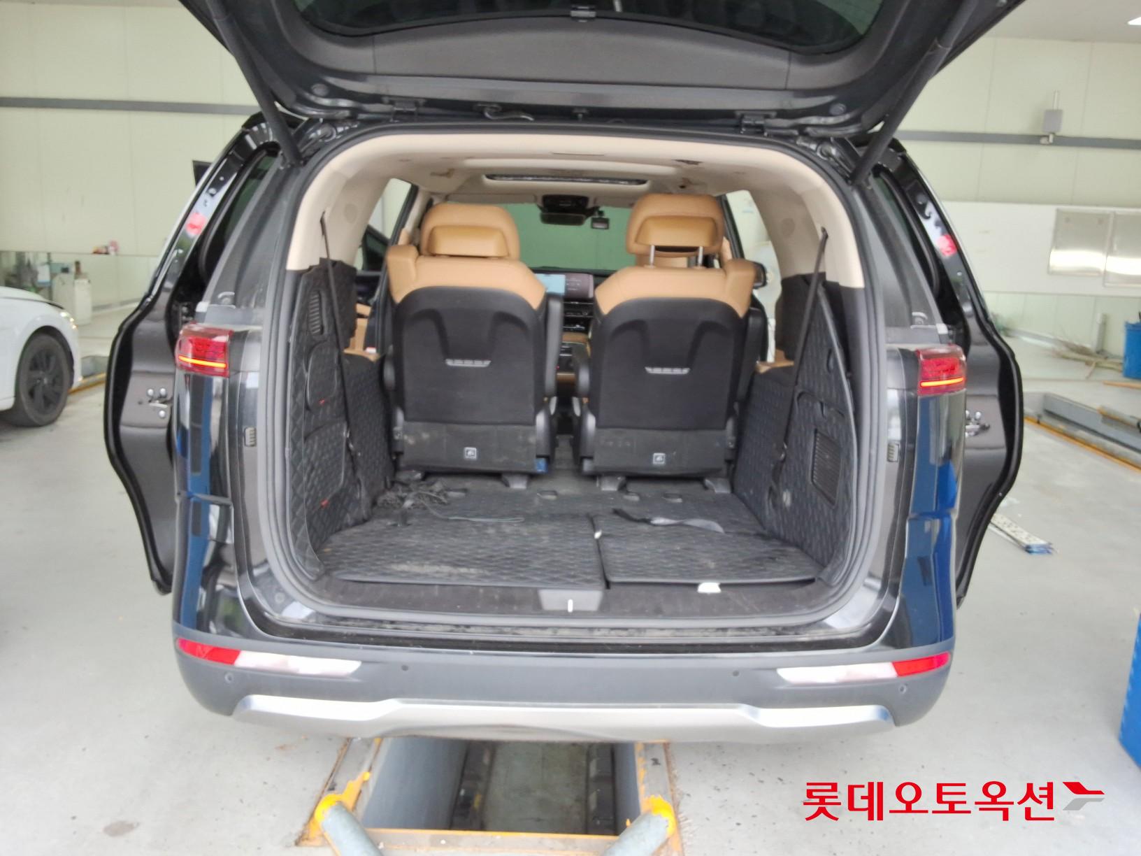 2023 - kia carnival
