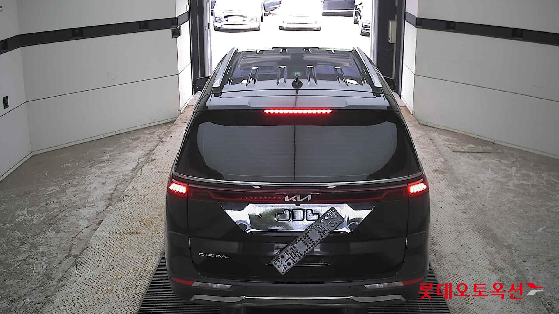 2023 - kia carnival