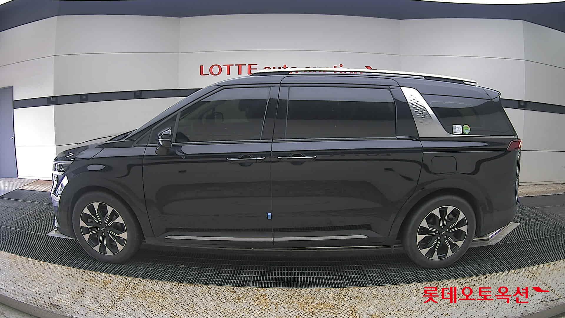 2023 - kia carnival