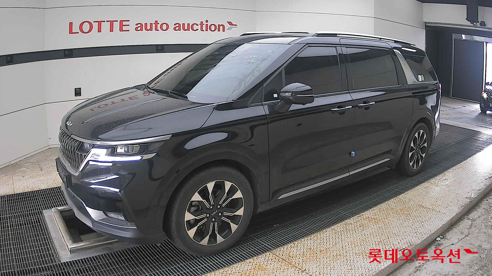 2023 - kia carnival