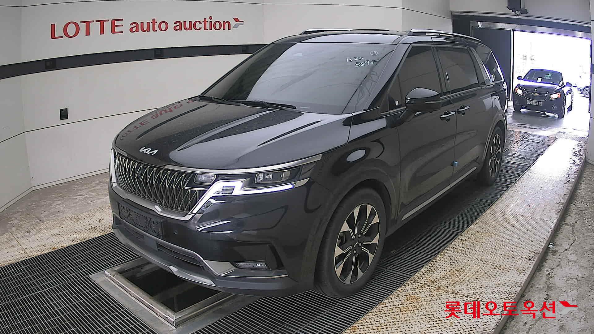 2023 - kia carnival
