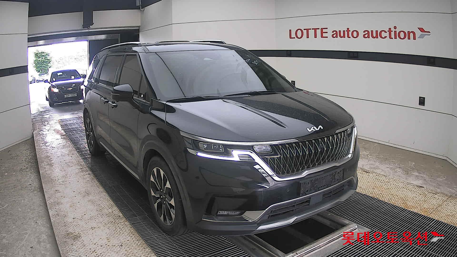 2023 - kia carnival