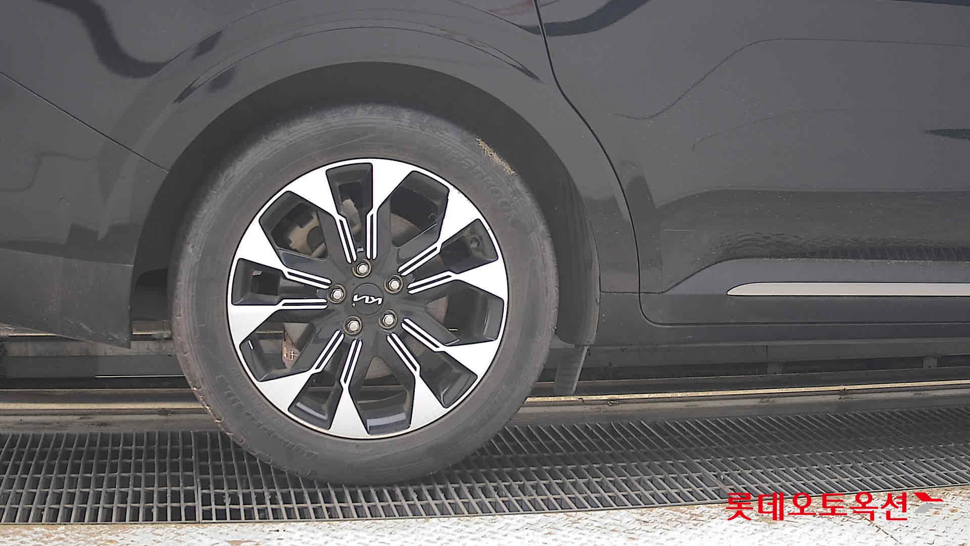 2023 - kia carnival