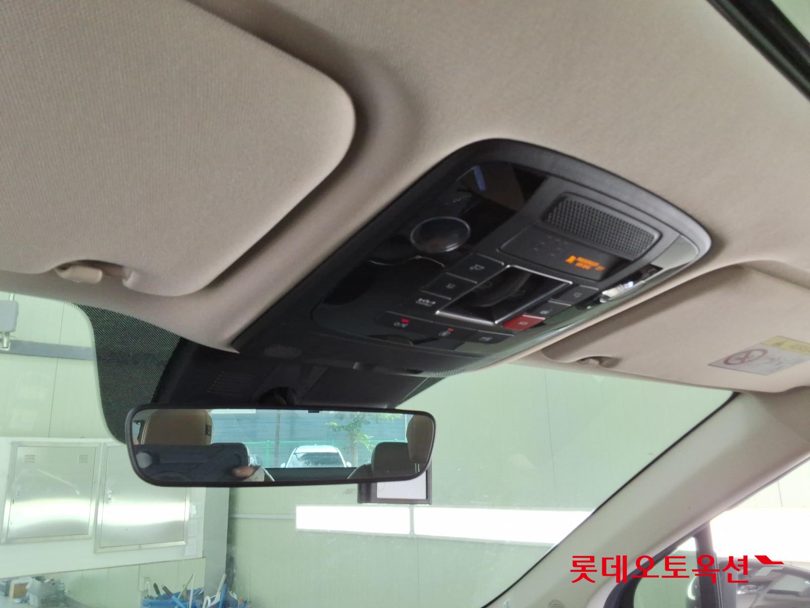2023 - kia carnival