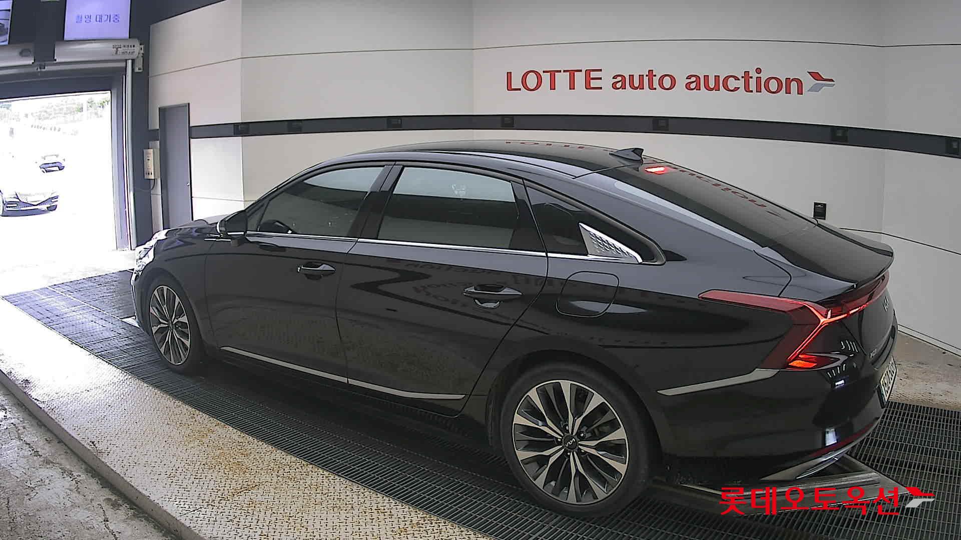 2022 - kia k8