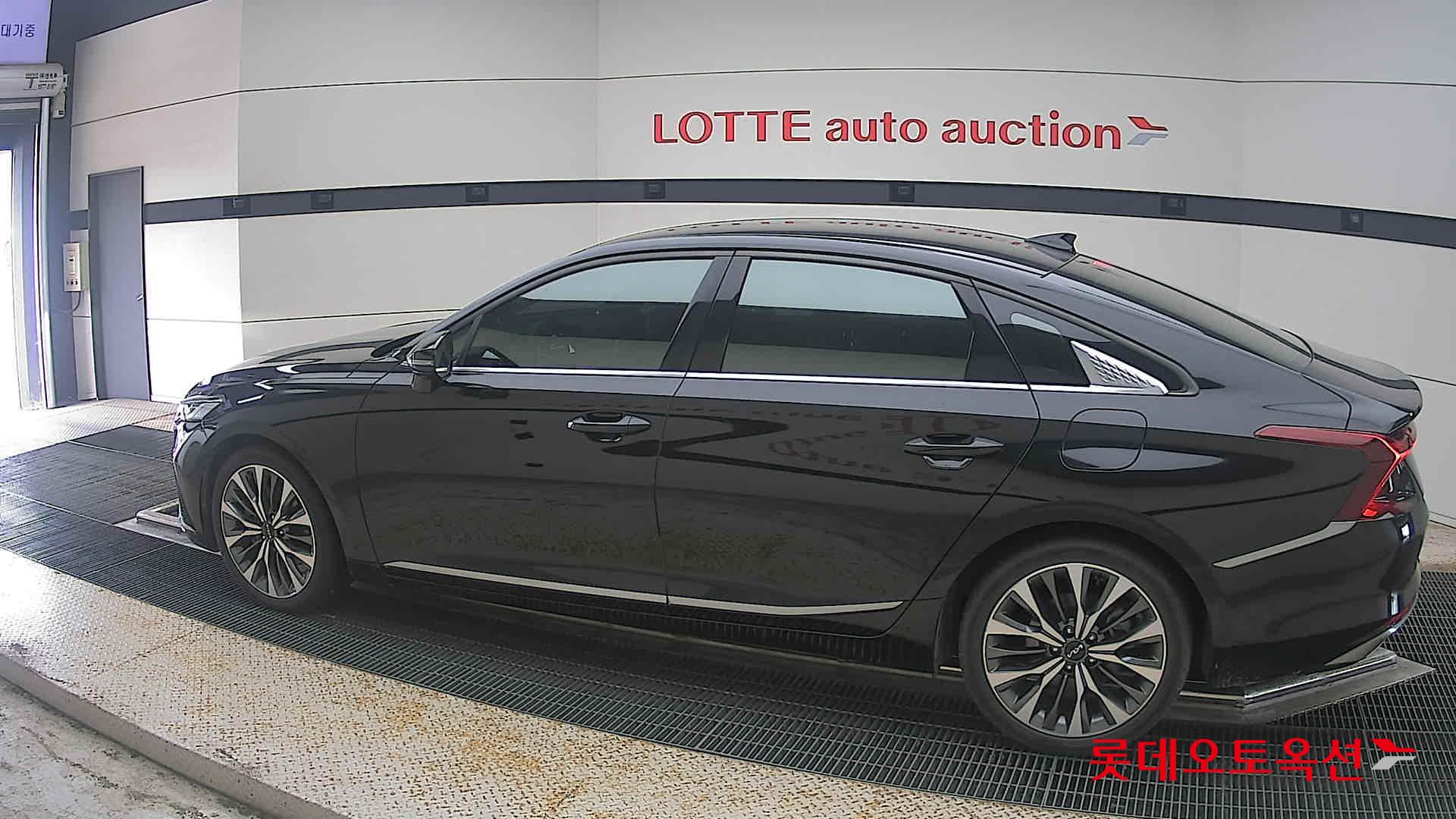 2022 - kia k8