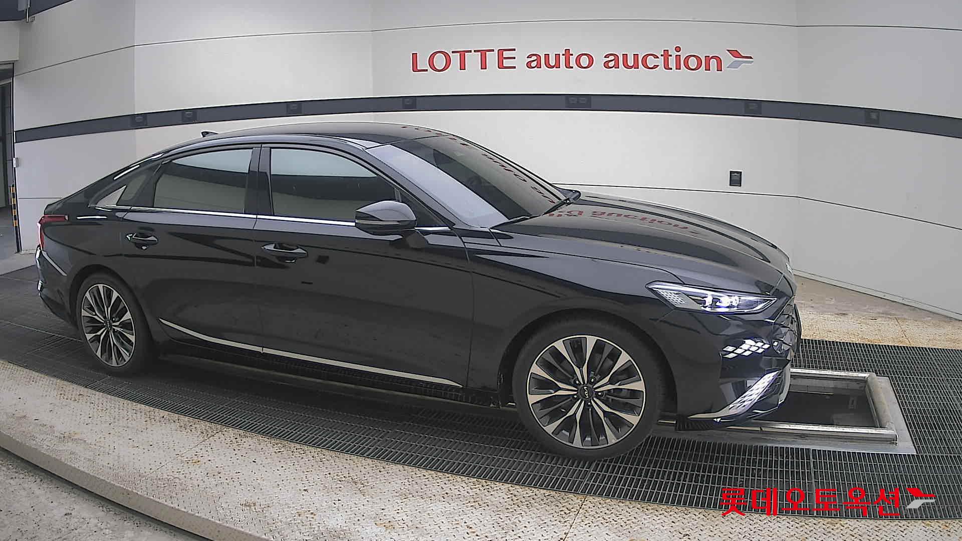 2022 - kia k8