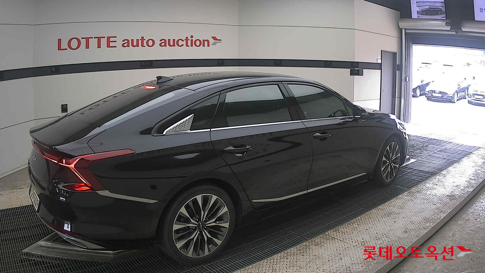 2022 - kia k8