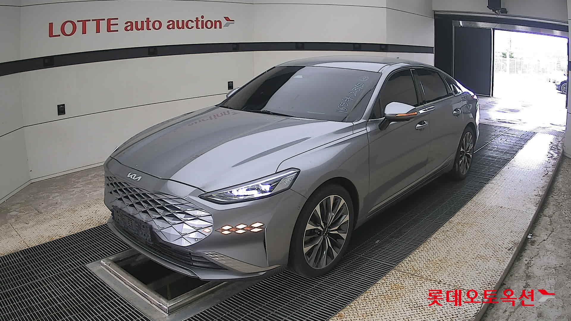 2022 - kia k8