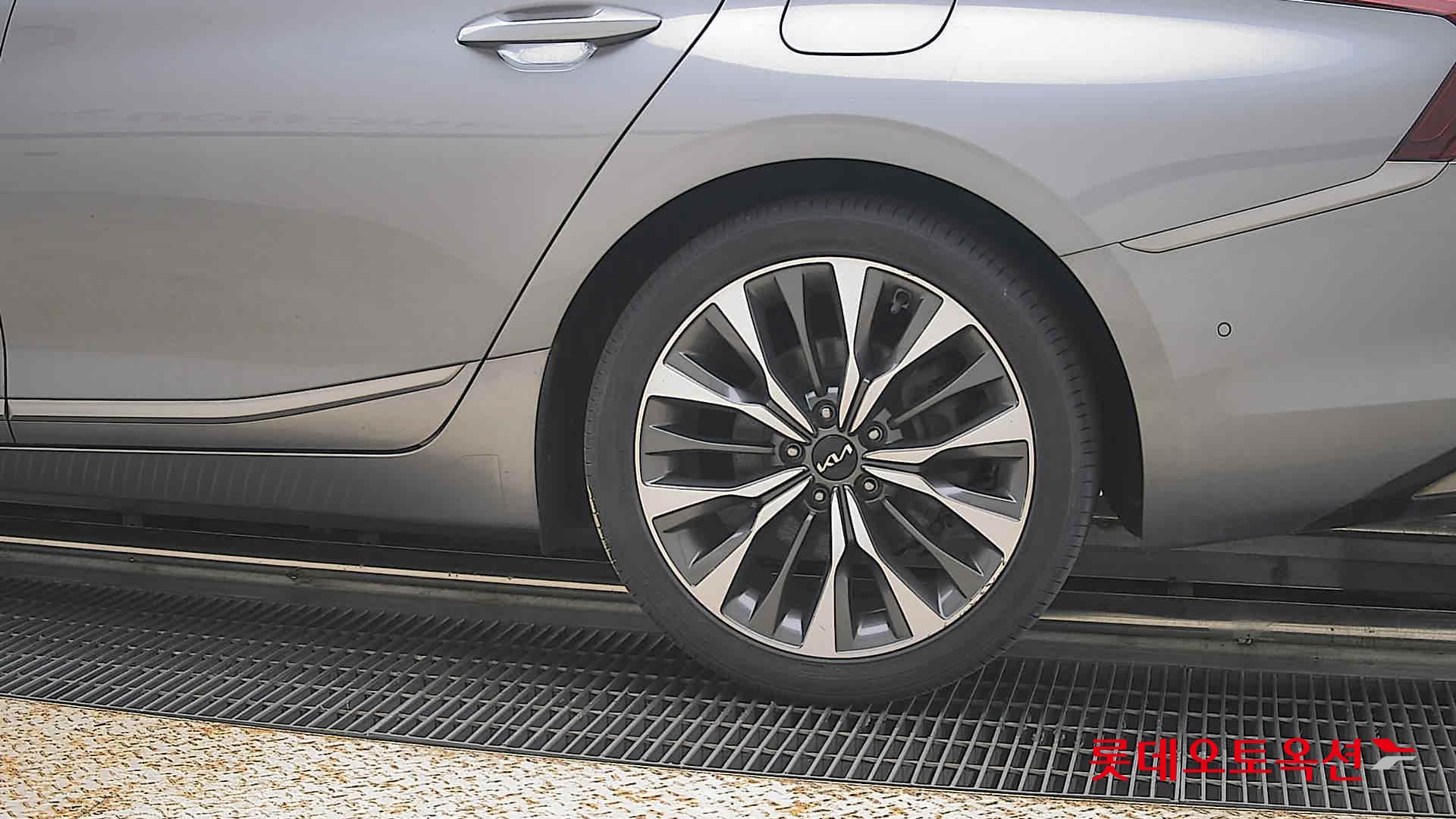 2022 - kia k8