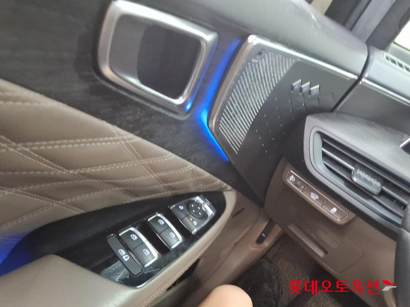 2022 - kia k8