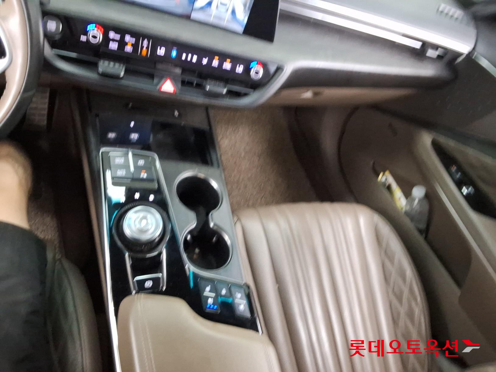 2022 - kia k8