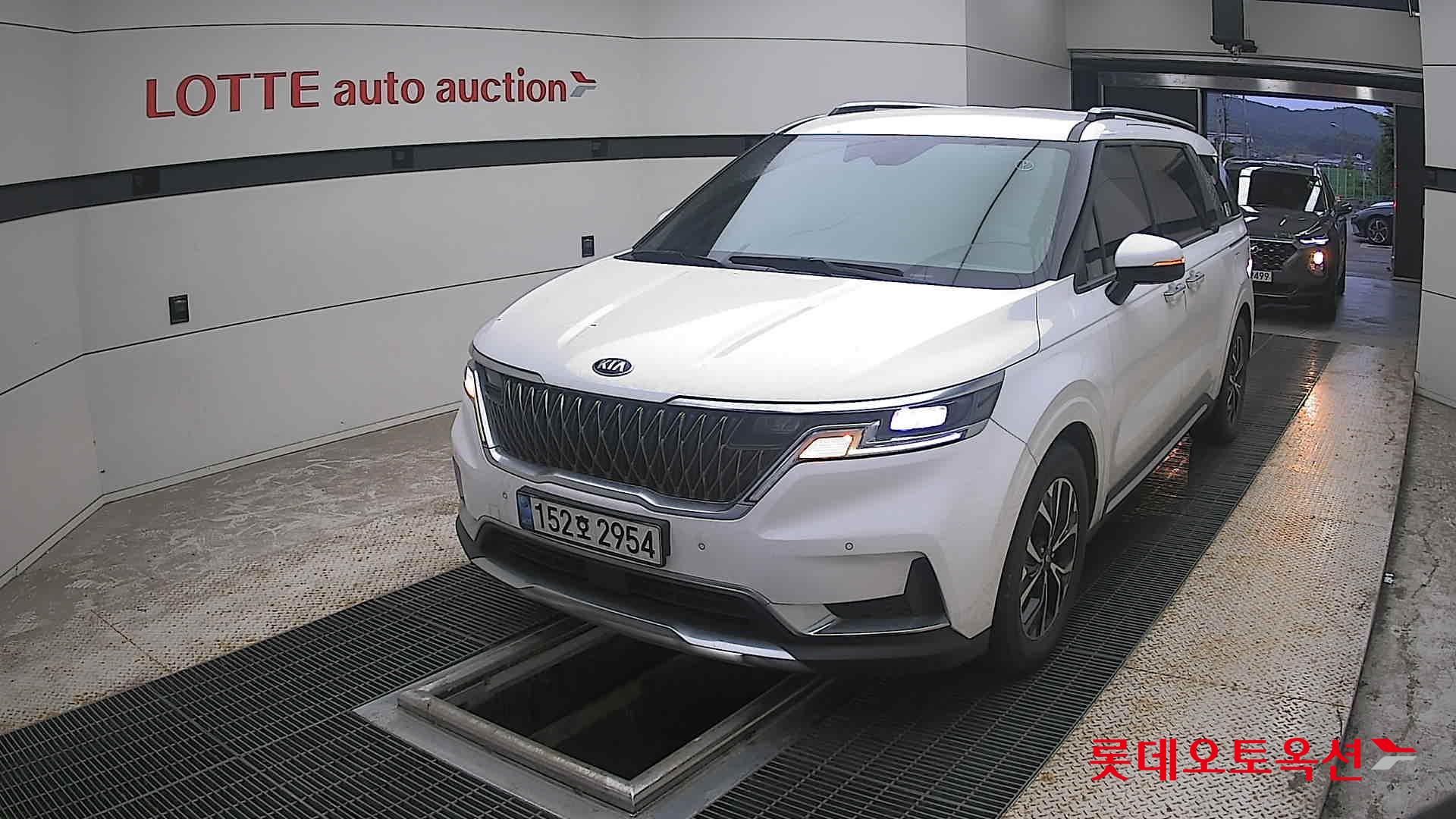 2021 - kia carnival