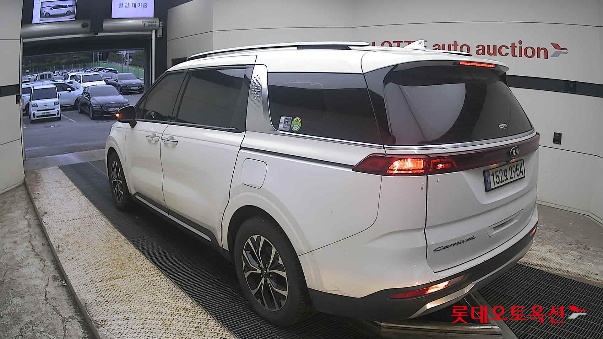 2021 - kia carnival