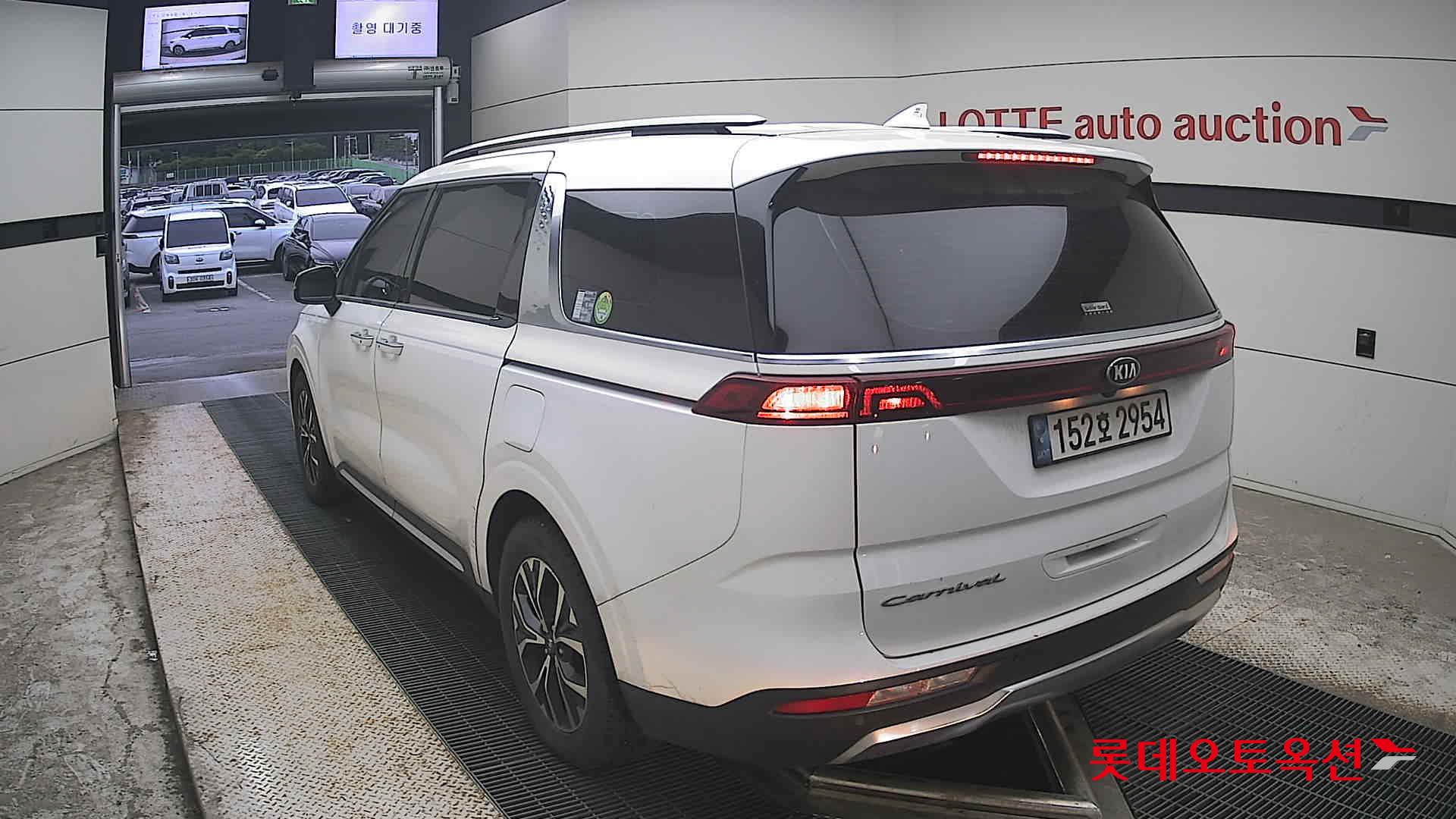 2021 - kia carnival